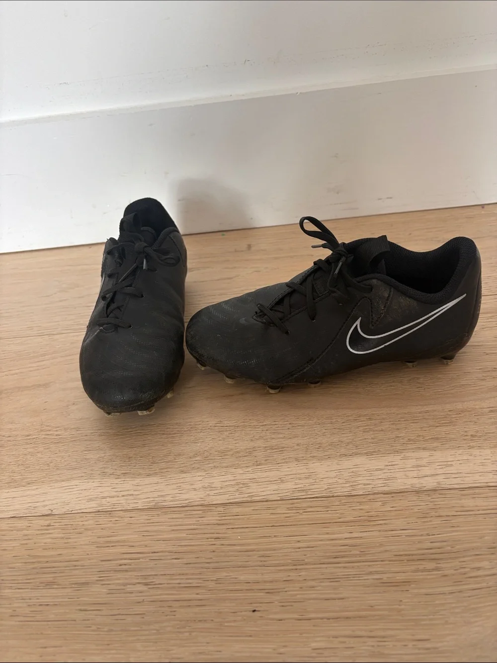 Boys Nike Black Soccer Cleats size 1